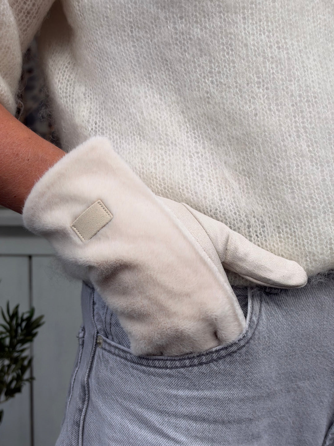 Ivory Soft Gloves