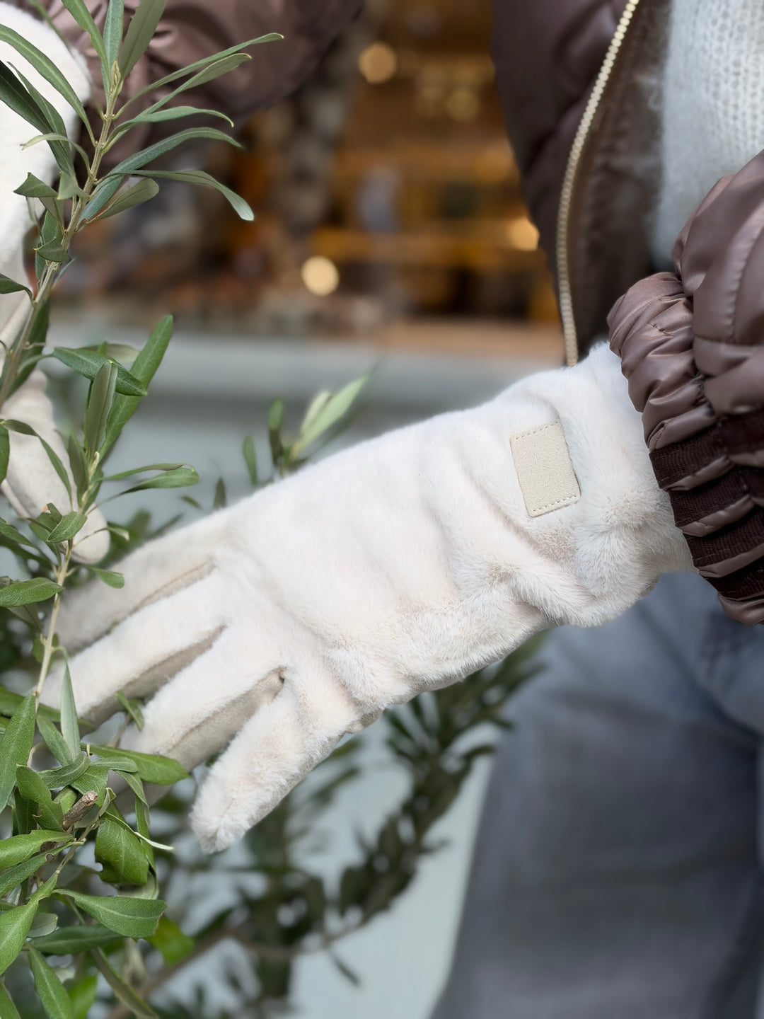 Ivory Soft Gloves