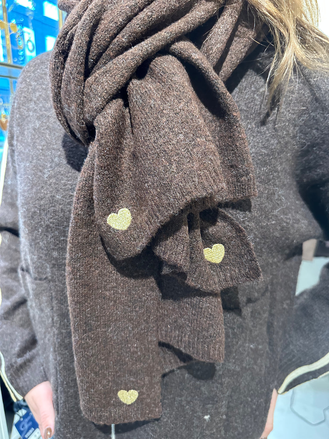 Knitted Scarf with Heart Detail